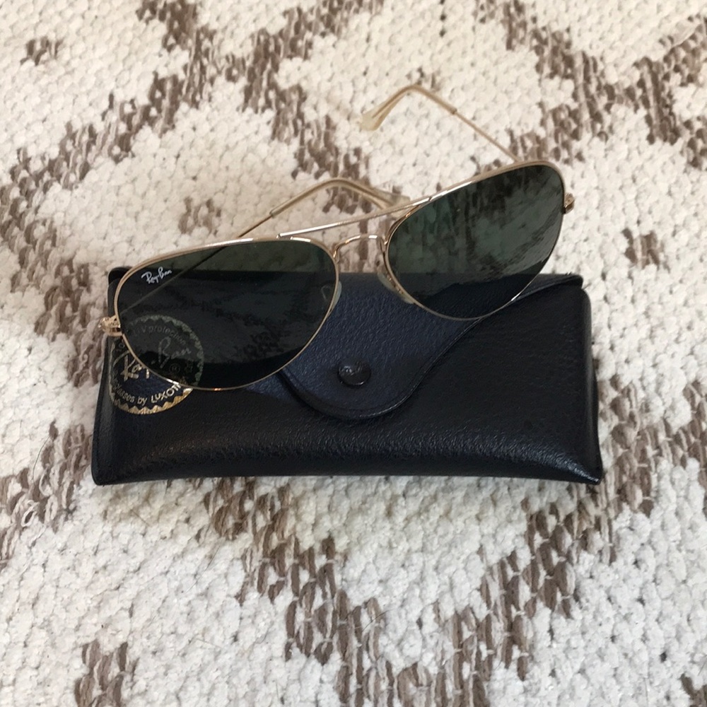 Gold Ray-Ban Aviator Classic Sunglasses